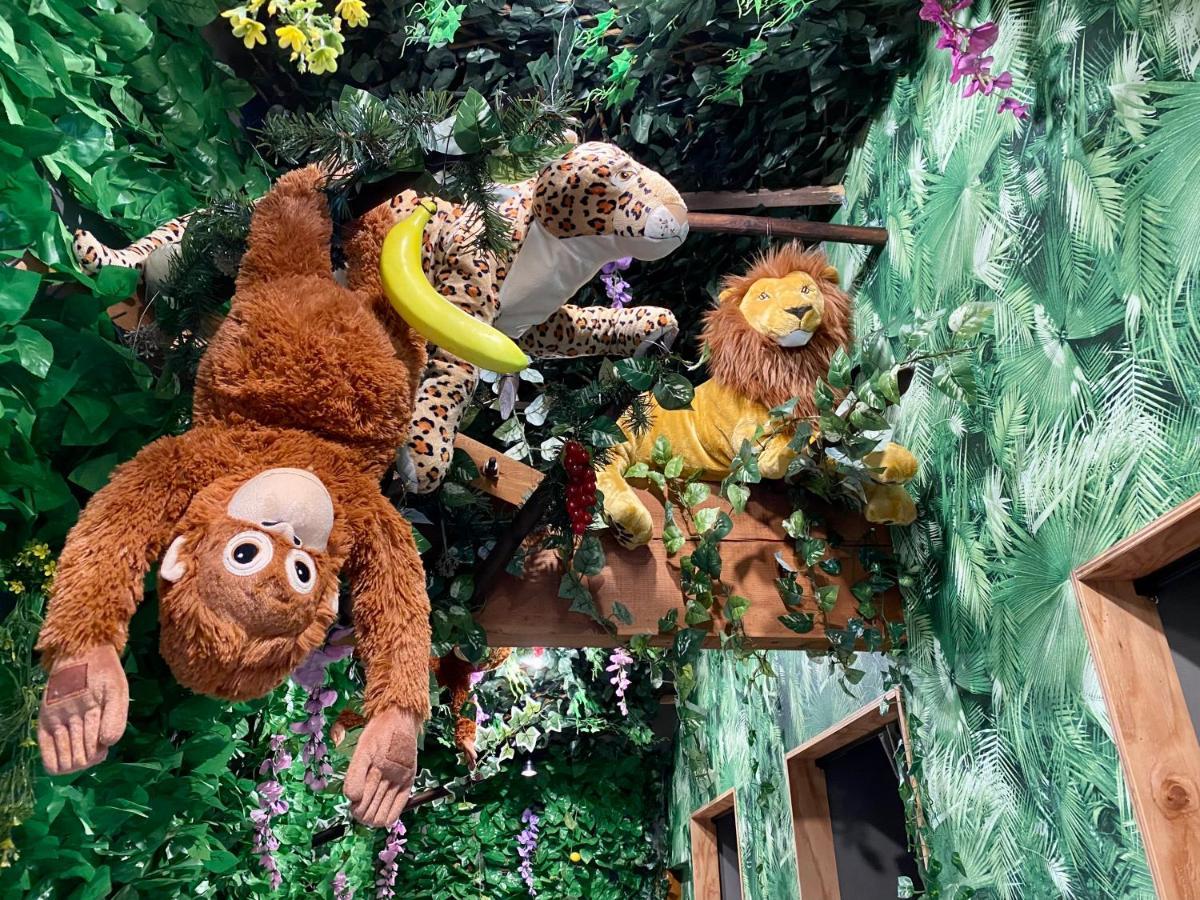 Hotel Jungle Fun Fun Osaka Eksteriør billede