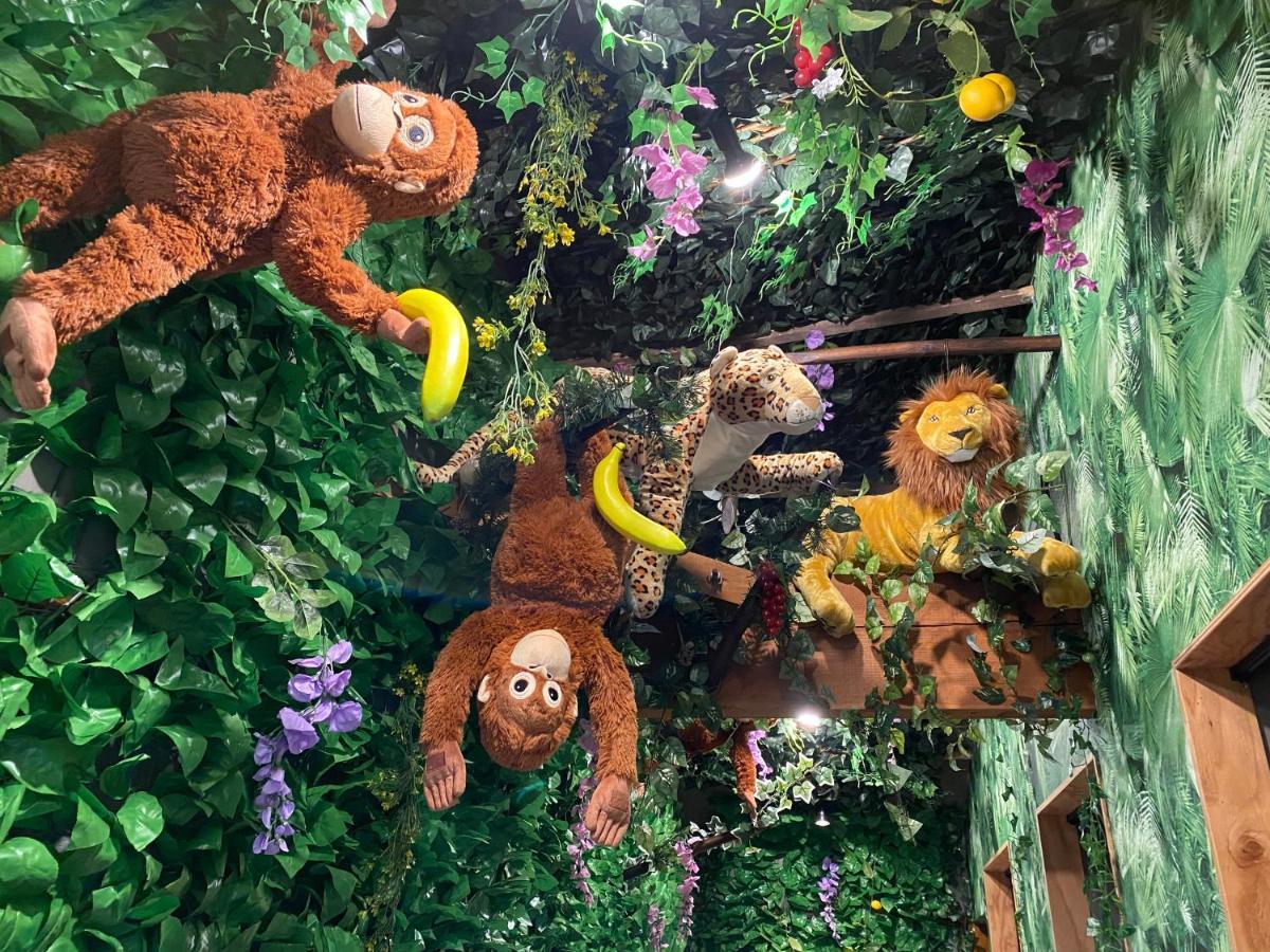 Hotel Jungle Fun Fun Osaka Eksteriør billede
